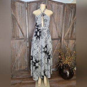 Forever 21 Black and White Paisley Maxi Dress